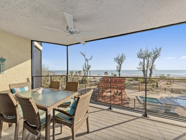 Sanibel Vacation Condo Sleeps Six Guests.
